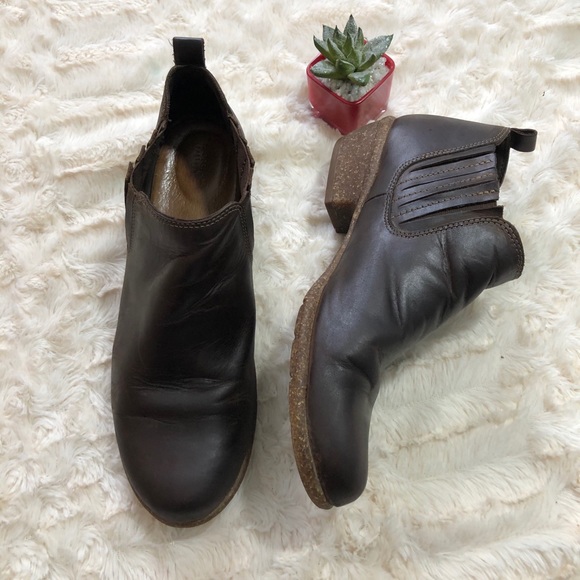 Clarks Shoes - Clarks Brown Leather Ankle Booties